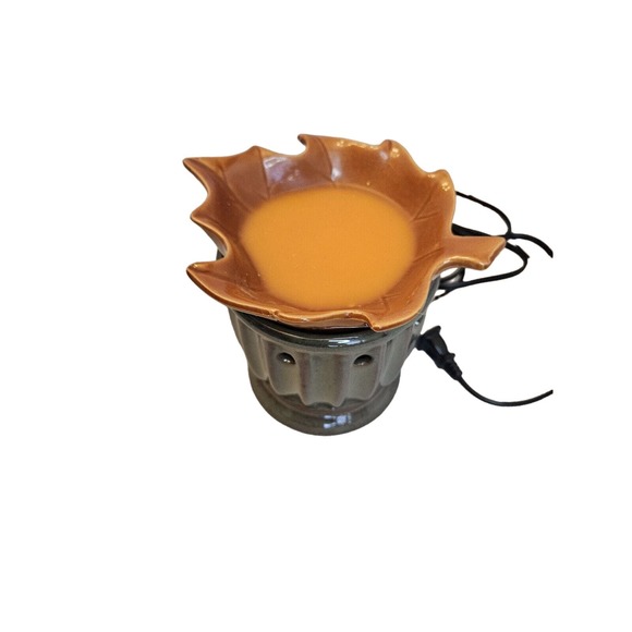 Scentsy PLYMOUTH Leaf Wax Warmer Retired Full Size With Blub 3 Wax Bars Fall - Picture 7 of 16